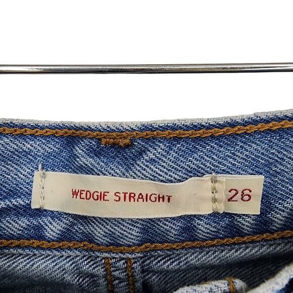 Levi's Women's Wedgie Straight Distressed Jeans in Authentically Yours Size 26 - Picture 2 of 7